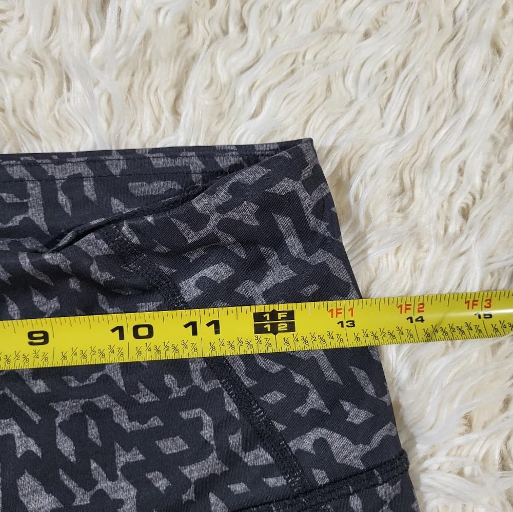 Lululemon Geometric Print Pocket Zipper Leggings Size 4 - Picture 8 of 14